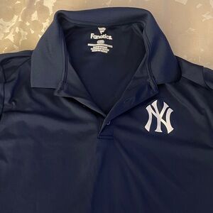 Fanatics Dark Blue Polo with White Yankees Emblum